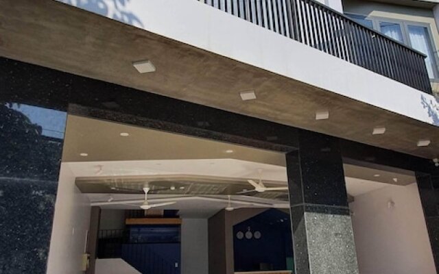 Oyo 990 Home 2 Hotel