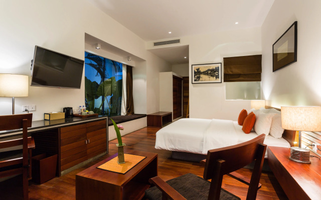 Lynnaya Urban River Resort