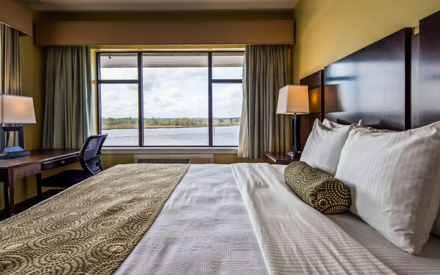 Best Western Plus Coastline Inn