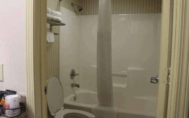 Econo Lodge Huntington - Barboursville University Area