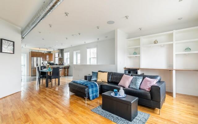 Stylish and Upscale 2BR Loft - Near Queen Street