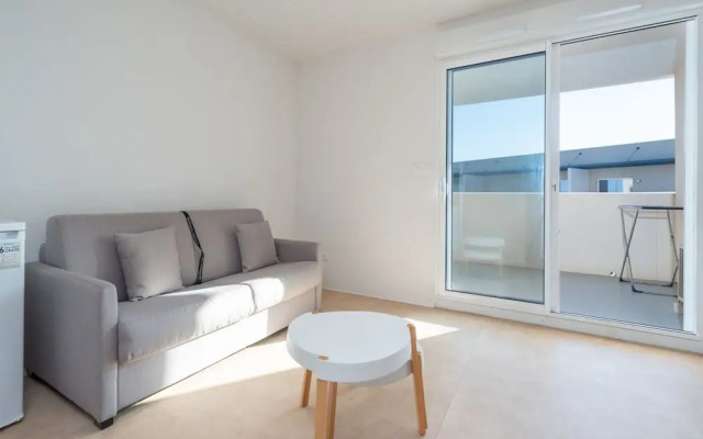 Seaside Stay for Two Guests