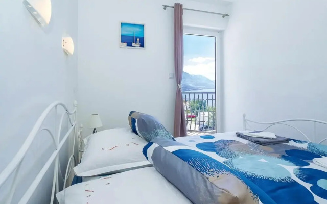 Amazing Home in Pisak with Hot Tub, WiFi & 4 Bedrooms