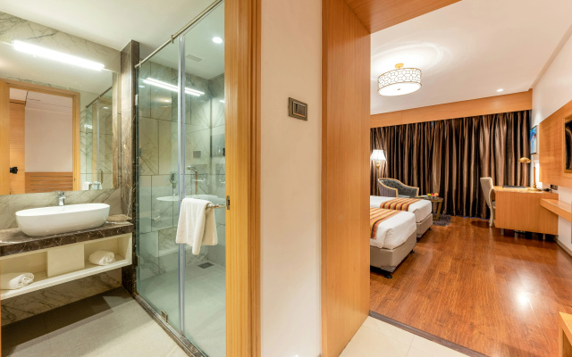 Express Inn The Business Luxury Hotel – Guest Rooms – Nashik