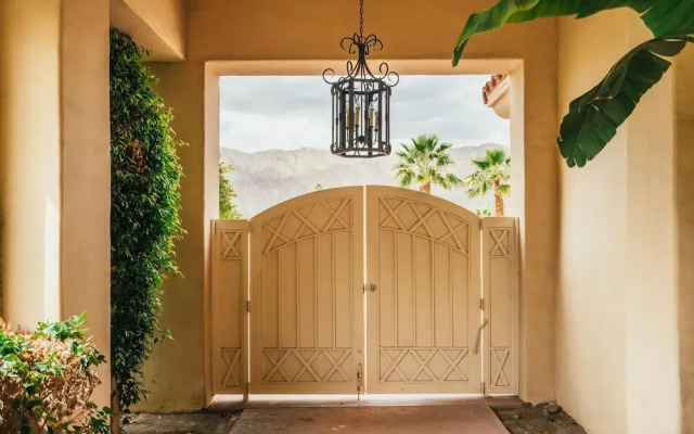 Firefly by AvantStay