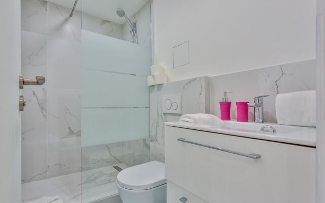 86 Urban Lovely Apartment