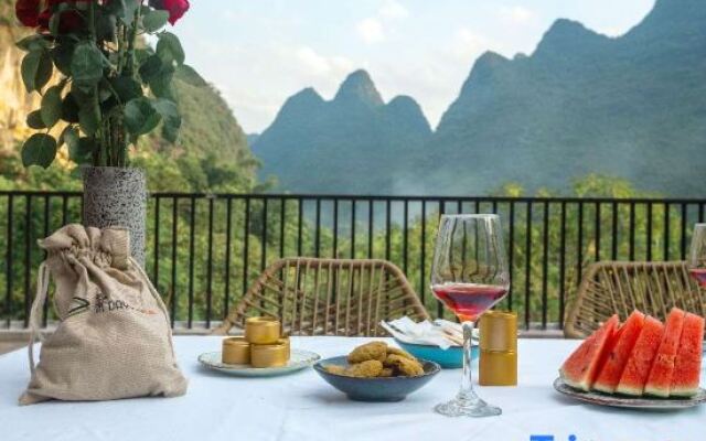 Yangshuo Chashi Hotel (Yulonghe Jiuxian Wharf Branch)