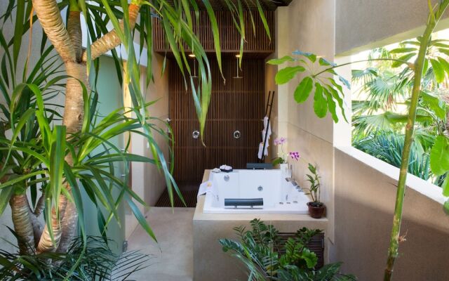 Villa 3br -100m to Kudetaseminyak Beach