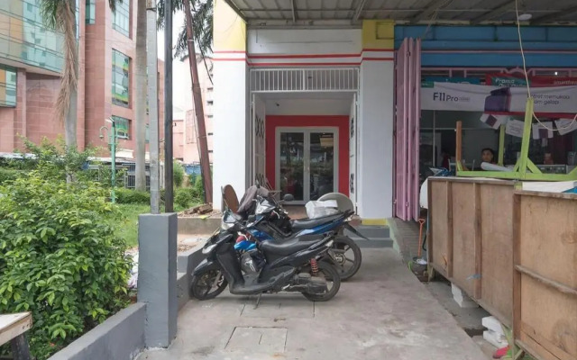 RedDoorz near ITC Mangga Dua