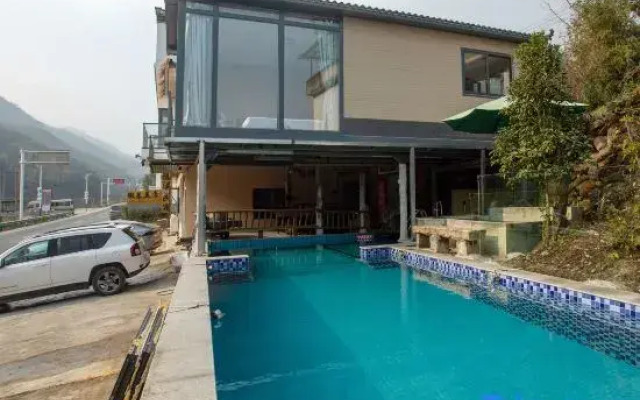 Yinxi Tangquan B&B