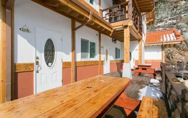 Gyeongju Hanok Kkotjam Pension