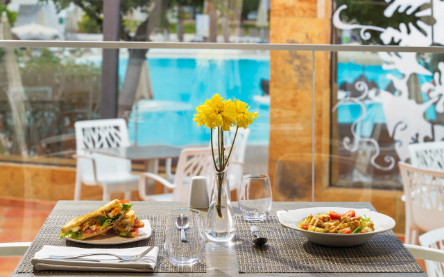 H10 Ocean Suites