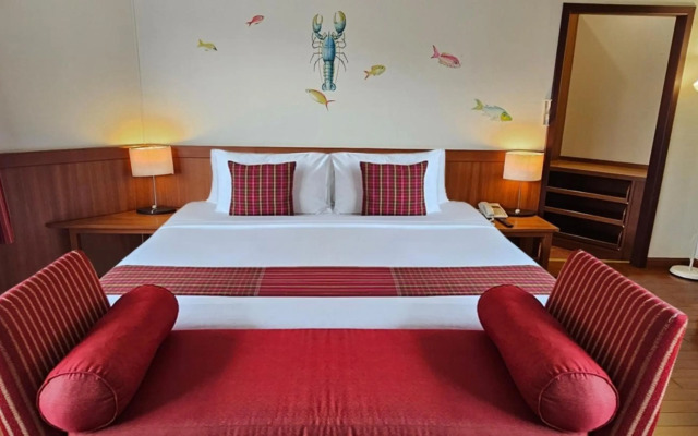 Birds and Bees Resort