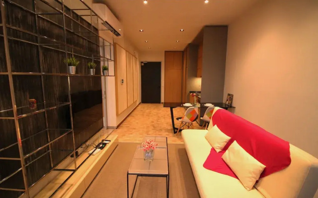 Expressionz Professional Suites by HnH