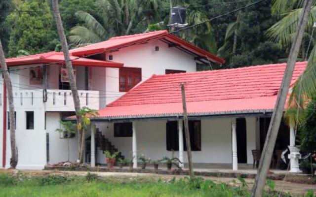 Sandaru Holiday Inn