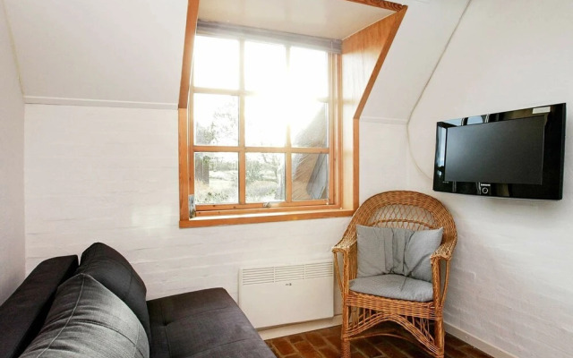 Cozy Holiday Home With Roofed Terrace in Hvide Sande