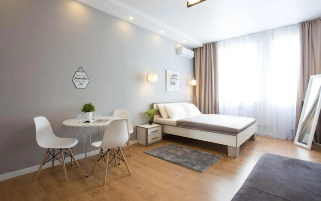 LUX studio near metro Pushkinska, Universytet - Chernyshevska str. 95-4