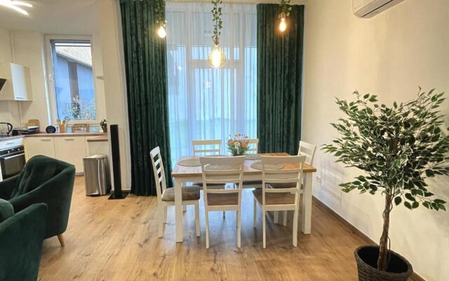 Essenza Charming Two BedRoom Apartment
