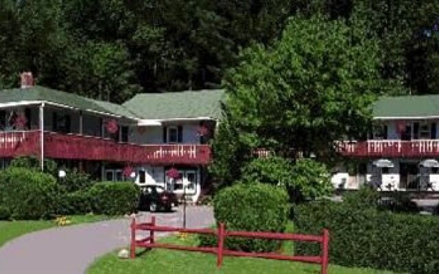 The Seasons Pass Inn