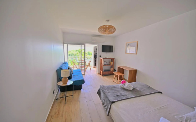 Studio, Piscine Et Vue Mer A La Marina