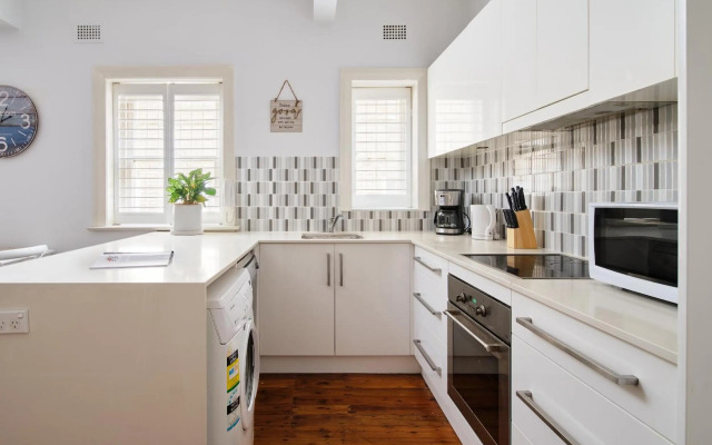 Edward Escape - Short Walk to Beach