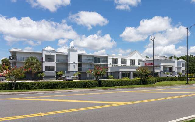 Ramada by Wyndham Altamonte Springs Near I-4