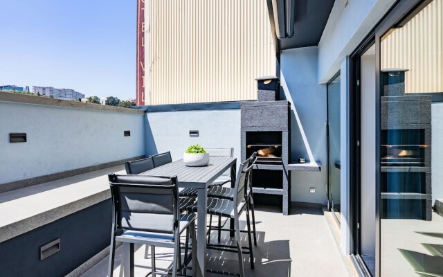 Porto City Holidays by Douro River