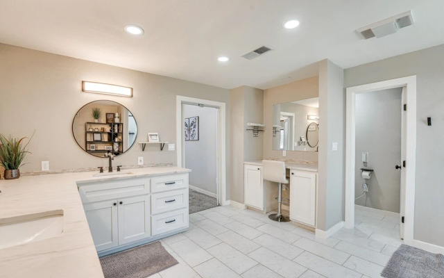 Seguin Riverfront Retreat: Fishing Dock + Kayaks!