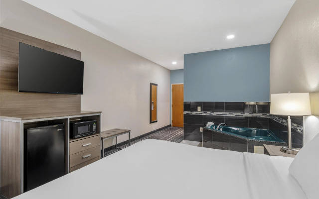 Best Western Commerce Inn