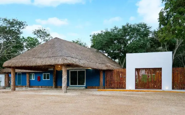 Colorbox Beds and Rooms Tulum