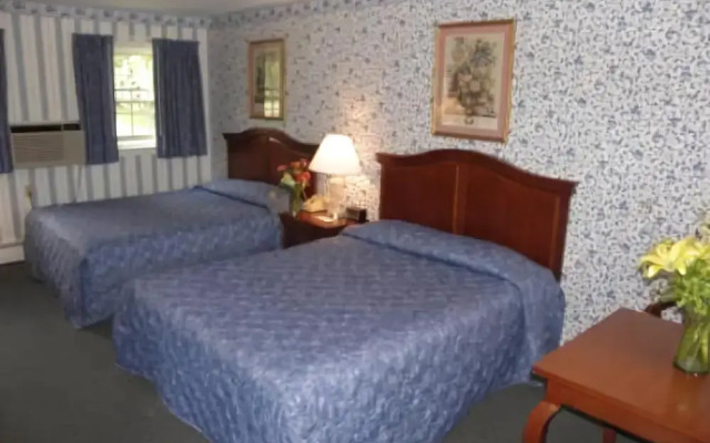 Storybook Inn & Suites