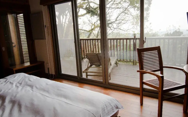 Chan Shuo The Pavilion of Phoenix