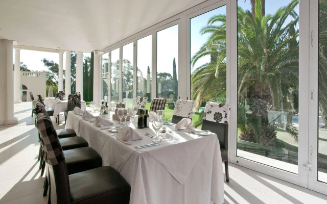 Cascade Country Manor