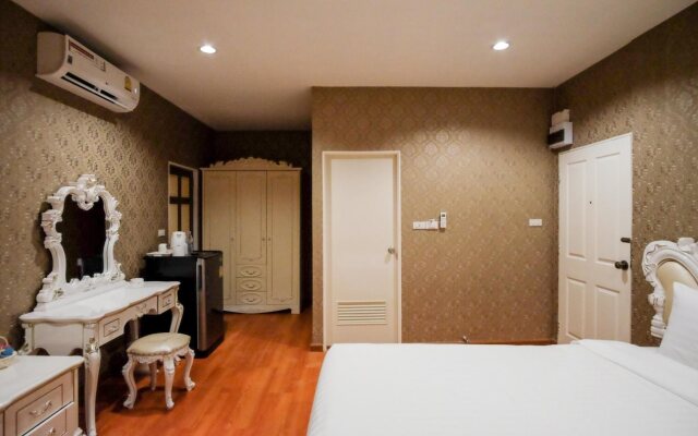 The O-Zone Airport Inn