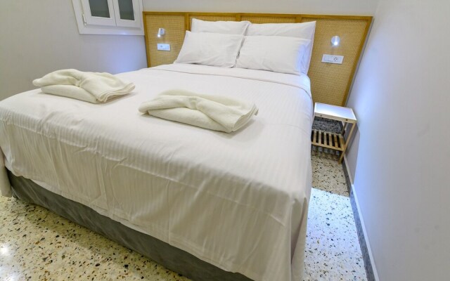 Belle Athenes - Luxury Rooms at Monastiraki Railway Station