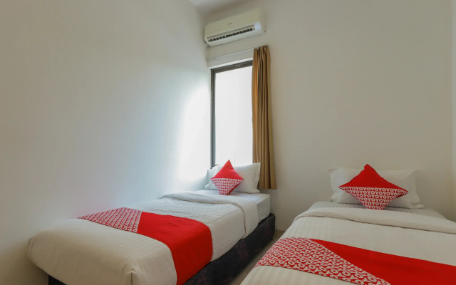 OYO 866 Idola Residence