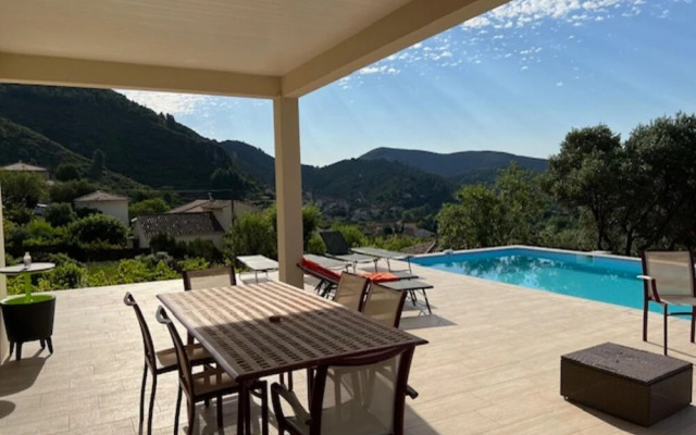 Villa L'esquirrol Vineyard Escape