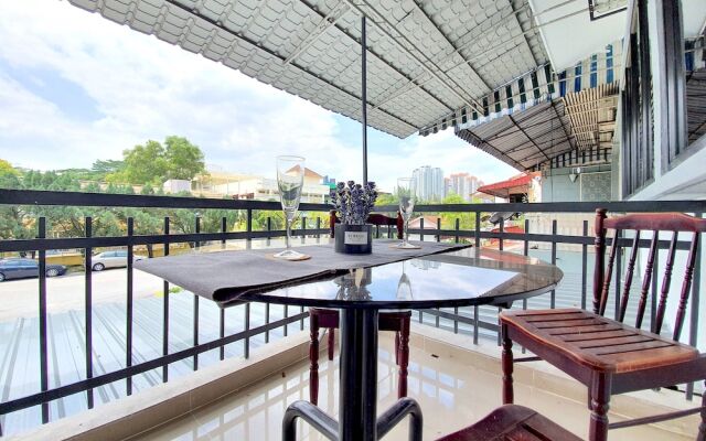 WhiteTerrace House Jalan Ipoh by BeeStay