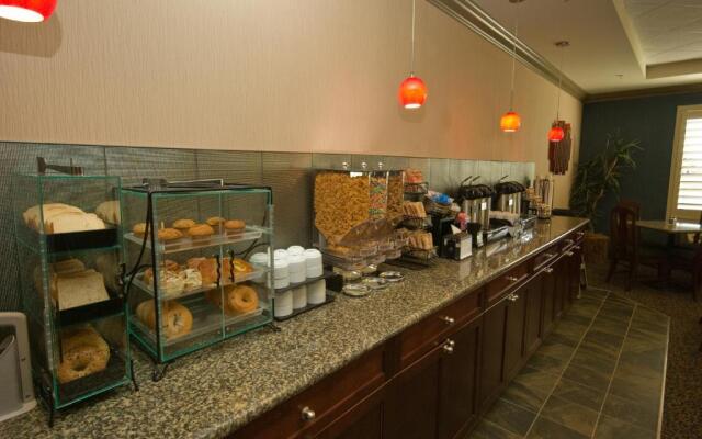 Redwood Inn & Suites - Grande Prairie