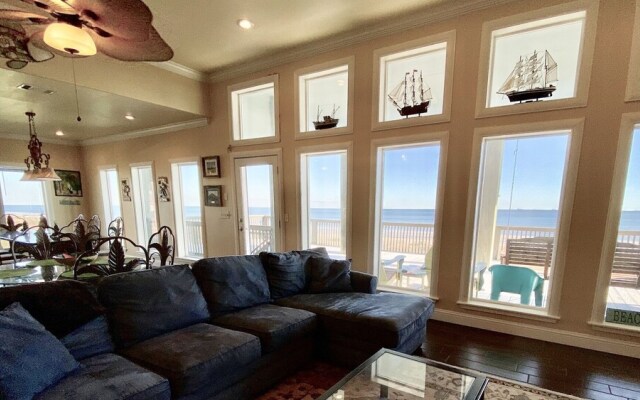 1 Driftwood 4 Bedroom Home by Redawning