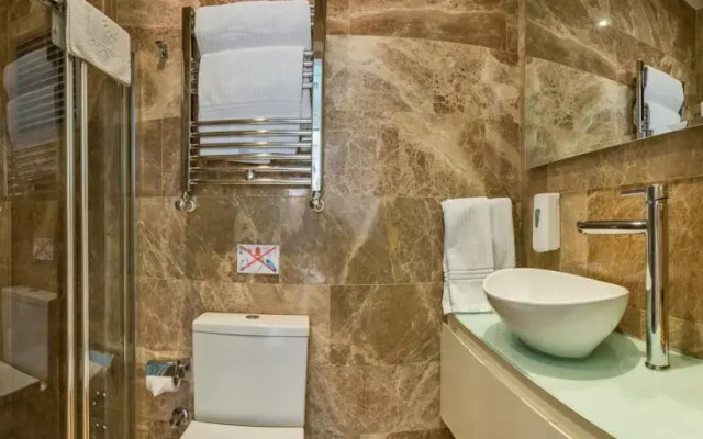 Lush Houses Mis Street