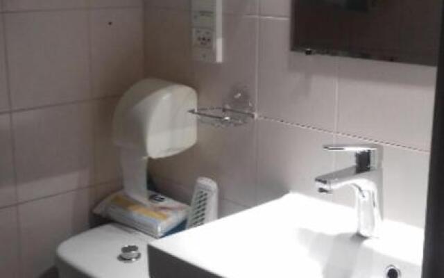 Flat with large TERRACE 10min from the BEACHES