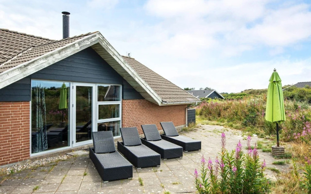 Cosy Holiday Home in Henne With Swimming Pool