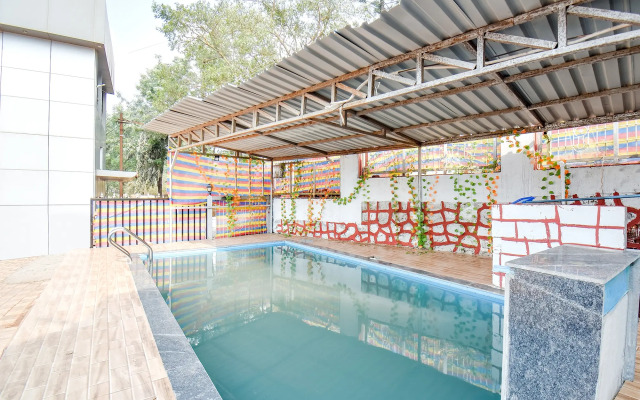 FabHotel Hillview Furnished Stays