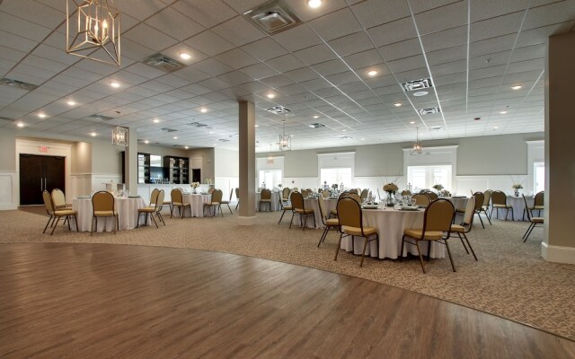 Islander Hotel & Resort