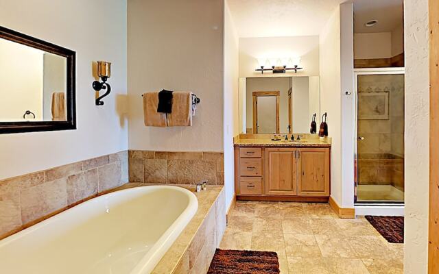 580 Granby - 3 Br Home