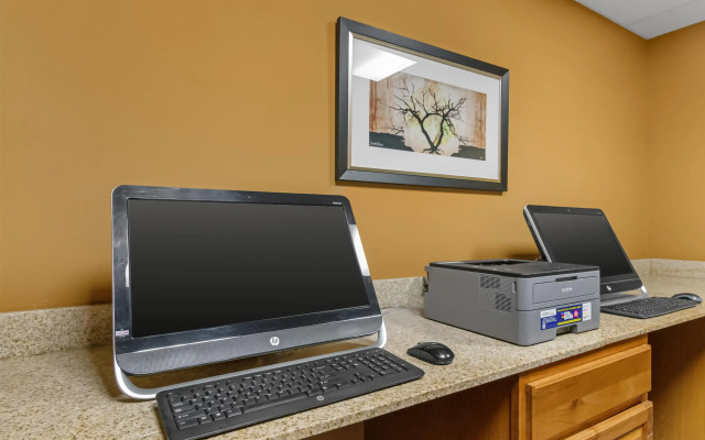 Best Western Plus Hiawatha Hotel
