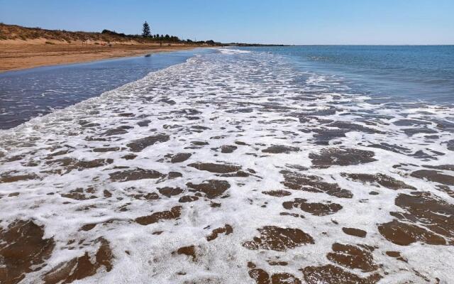 Snug holiday home in Pachino with a balcony/terrace