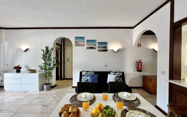 Albufeira Central 3 With Pool by Homing