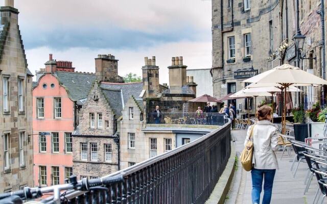 Royal Mile Tower Apartment